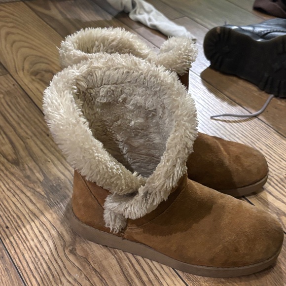 Cozy Brown Suede Women's Boots - Picture 4 of 4